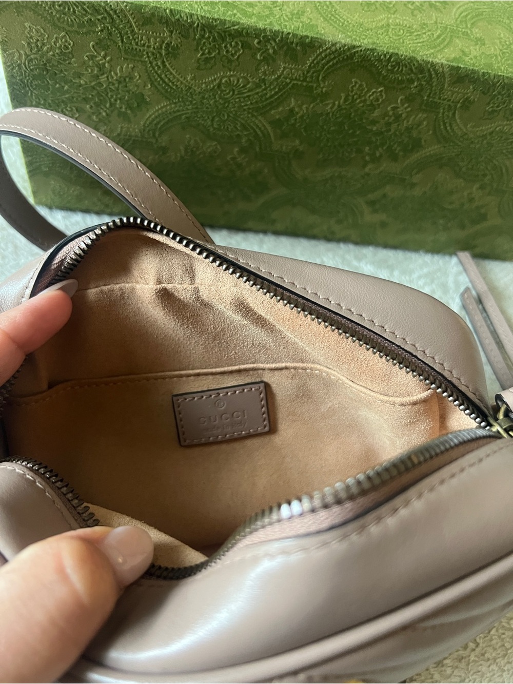 Gucci taupe matelassé GG Marmont small camera crossbody bag - Picture 5 of 5